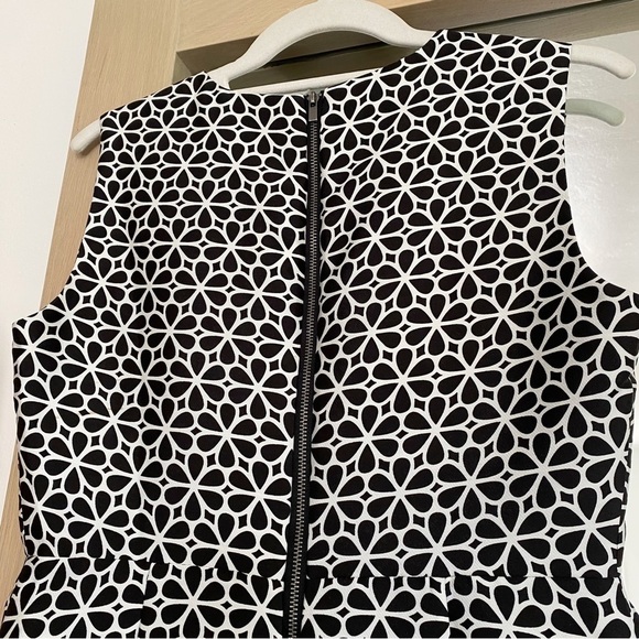 Diane Von Furstenberg Retro Flower Print Sheath Dress 2 - Picture 4 of 11